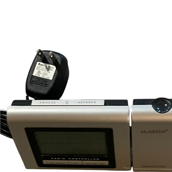 La Crosse Technology Projection Alarm Clock with Indoor Temperature and Humidity - Picture 3 of 6